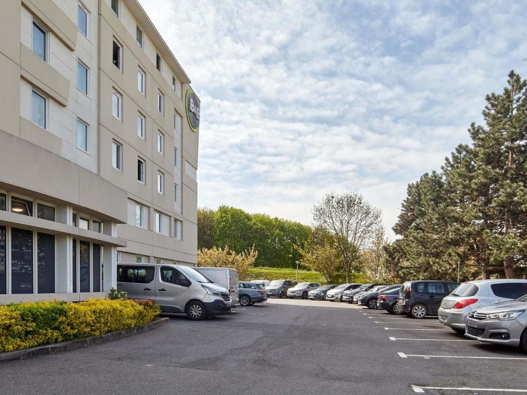 B&B HOTEL Paris Roissy - Parking