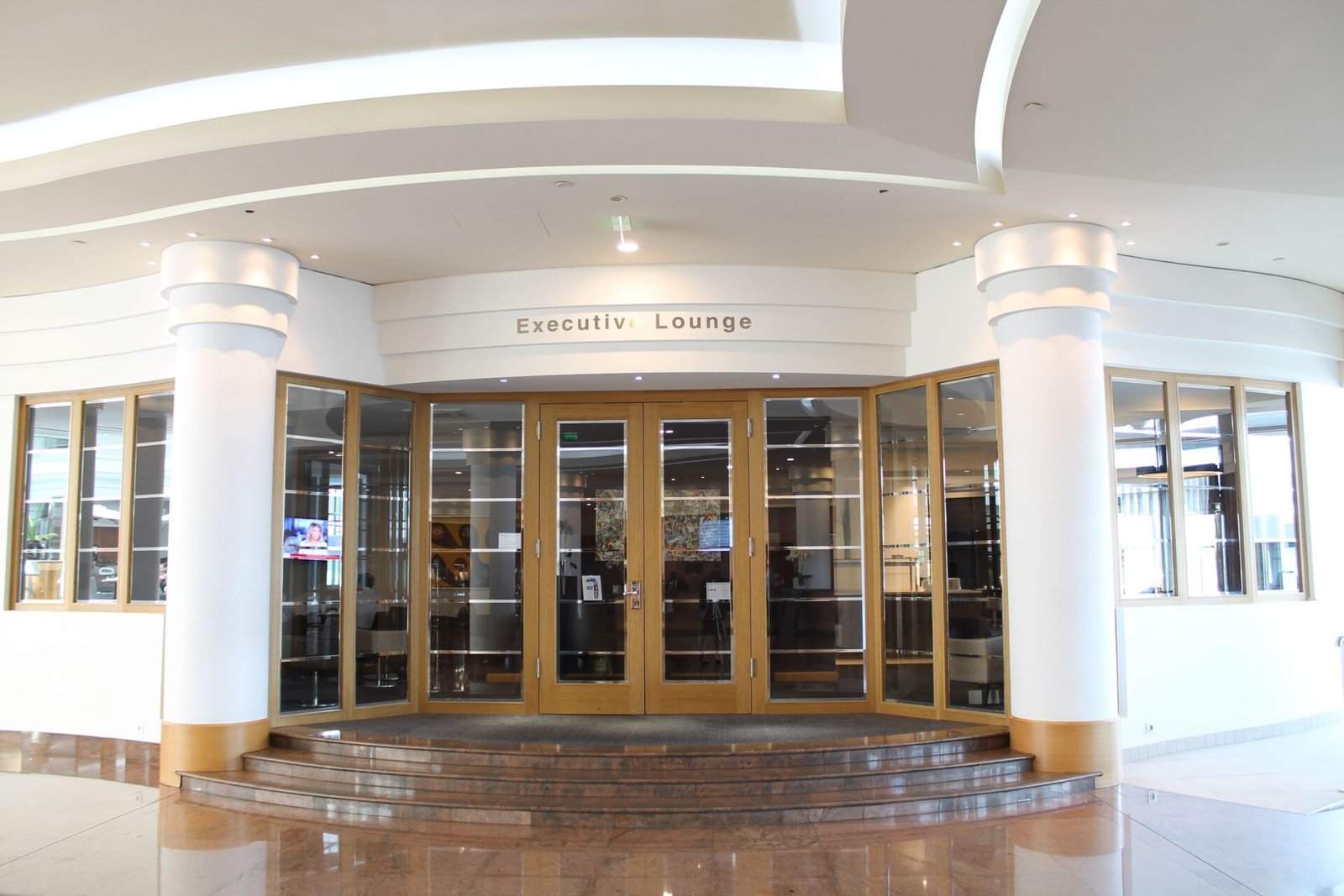 Hilton Paris Charles de Gaulle Airport - Entrée extérieur